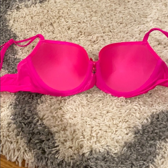 Women’s Victoria’s Secret Bra - Picture 2 of 3